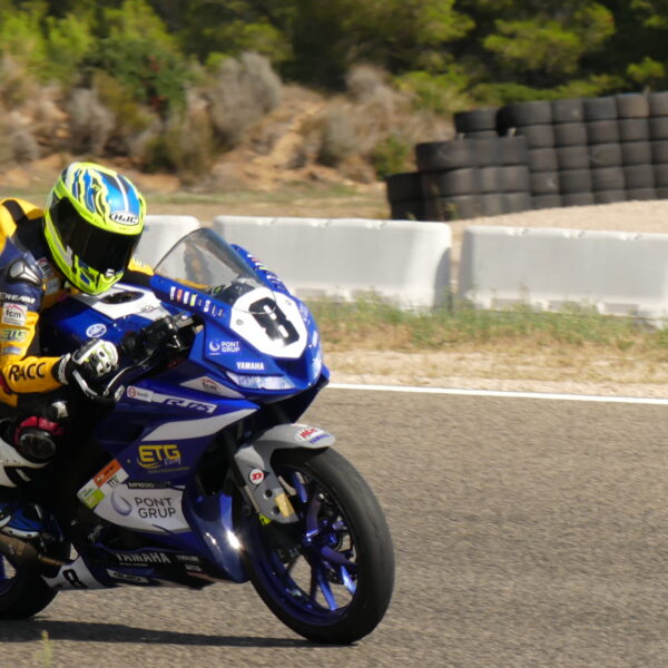 JORNADA TEST GRATUÏTA YAMAHA R3 I YAMAHA YZF 125R AL CIRCUIT DE CALAFAT