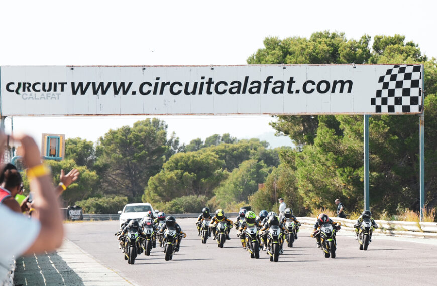 LA PENYA 100 PER HORA ACULL 3 CERTAMENS DE VELOCITAT AL CIRCUIT DE CALAFAT