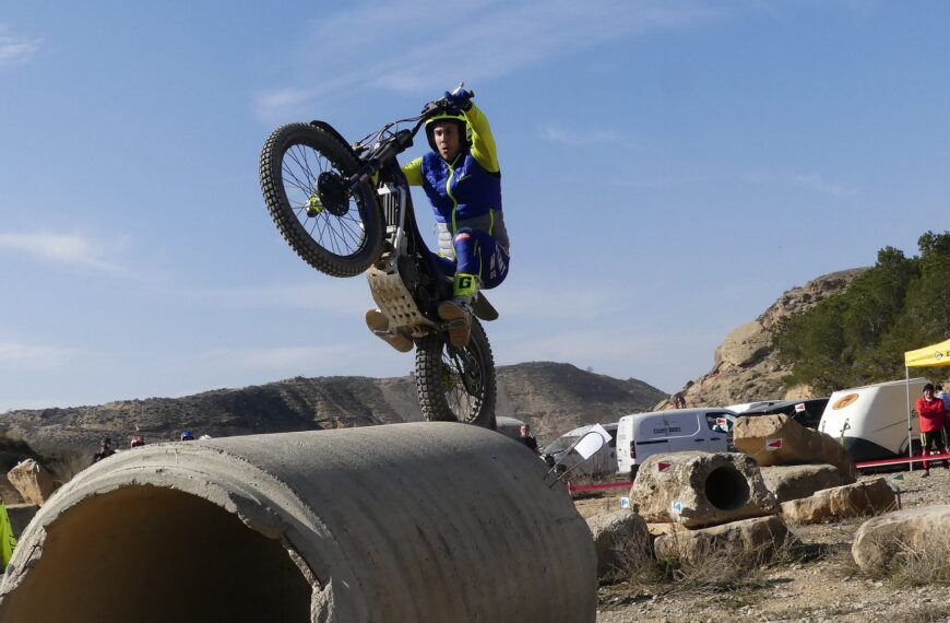 MÉS DE 70 PILOTS ESTRENEN EL CATALÀ DE TRIAL OPEN A AITONA