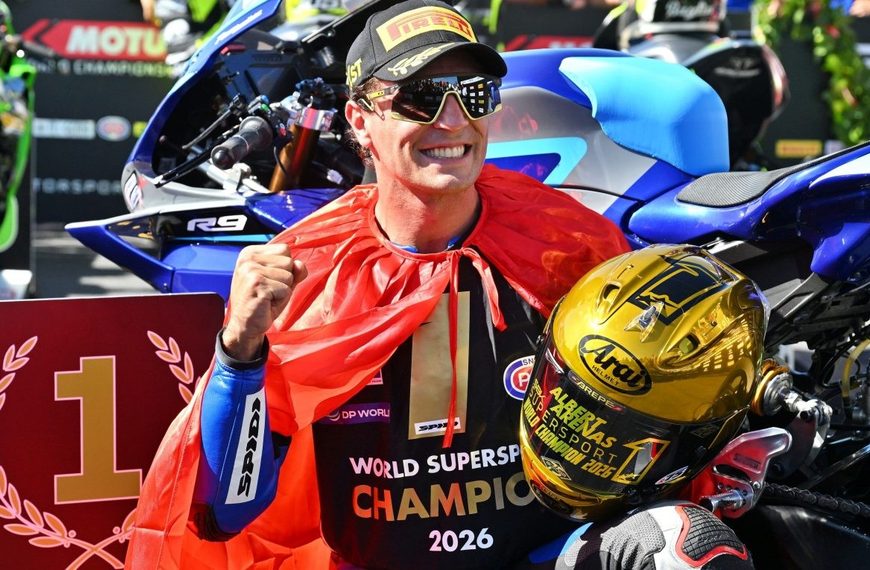 ALBERT ARENAS ES PROCLAMA CAMPIÓ DEL MÓN DE SUPERSPORT